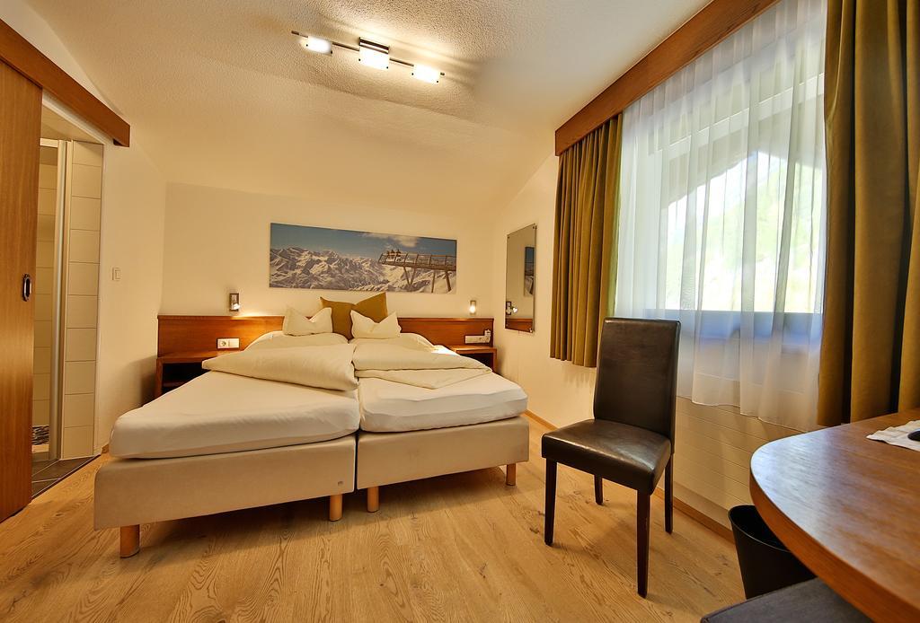 Hotel Garni Fiegl Apart Sölden Exteriör bild