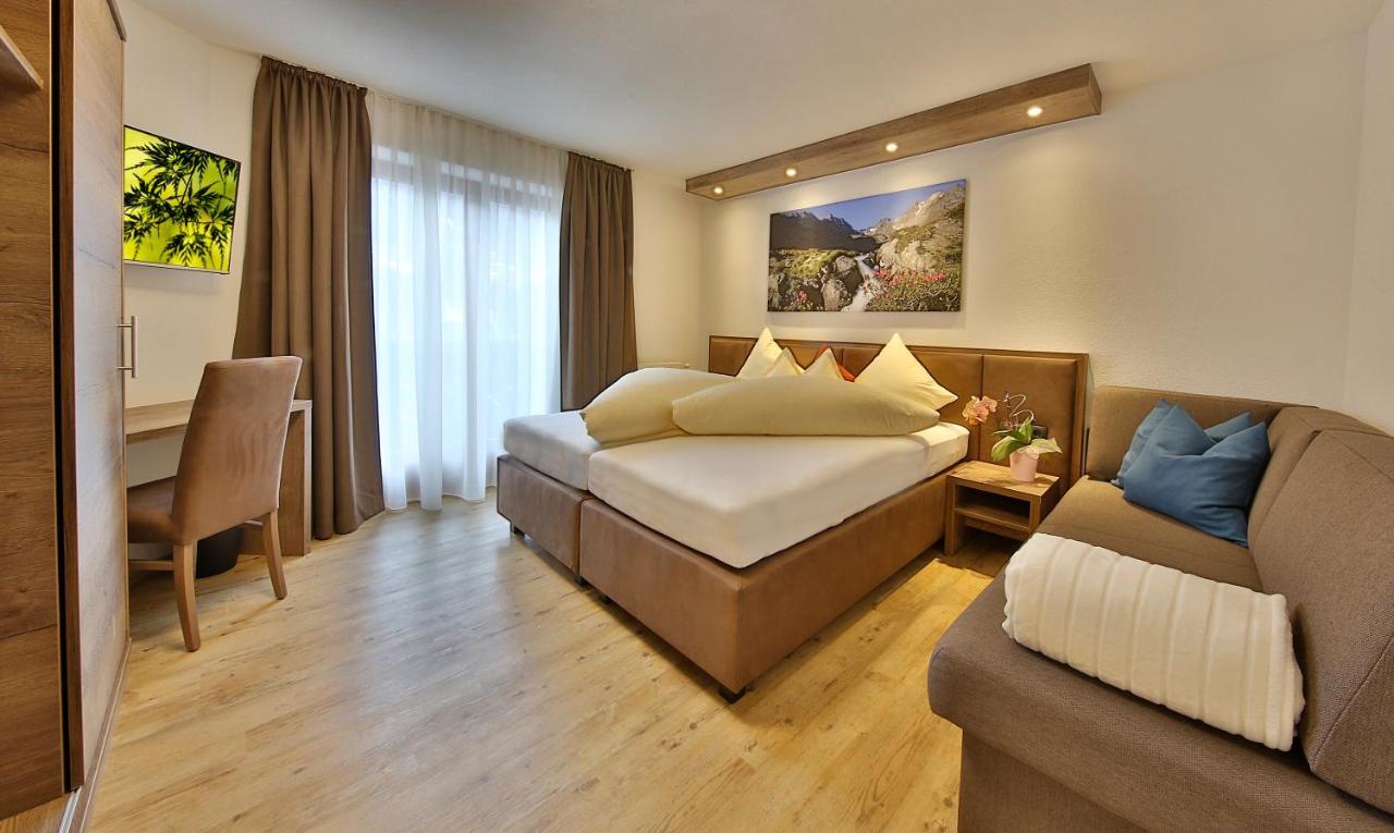 Hotel Garni Fiegl Apart Sölden Rum bild