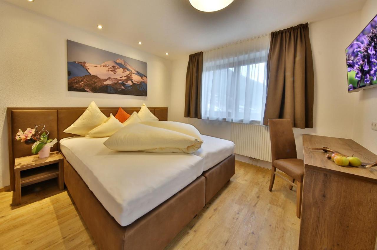 Hotel Garni Fiegl Apart Sölden Rum bild