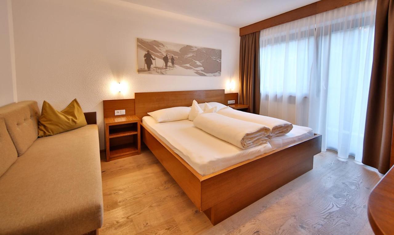 Hotel Garni Fiegl Apart Sölden Exteriör bild